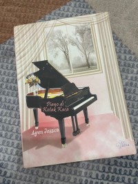Piano Di Kotak Kaca